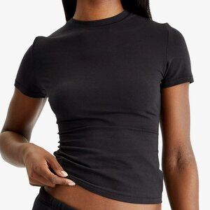 SKIMS NWT Large Black Soft Smoothing Seamless T Shirt‎ Everyday Casual